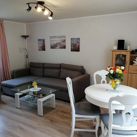 Ferienbungalow Auf Gartengrundstueck