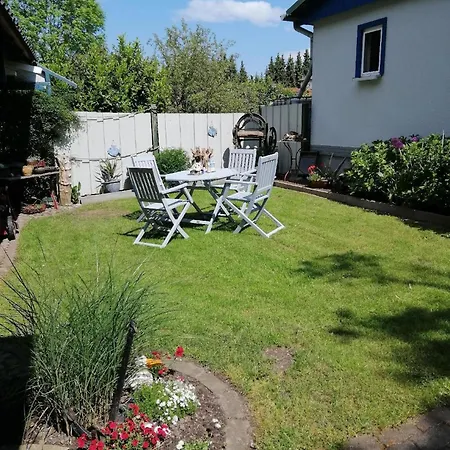 Ferienbungalow Auf Gartengrundstueck